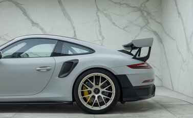 Porsche 911 GT2 RS (991) 49