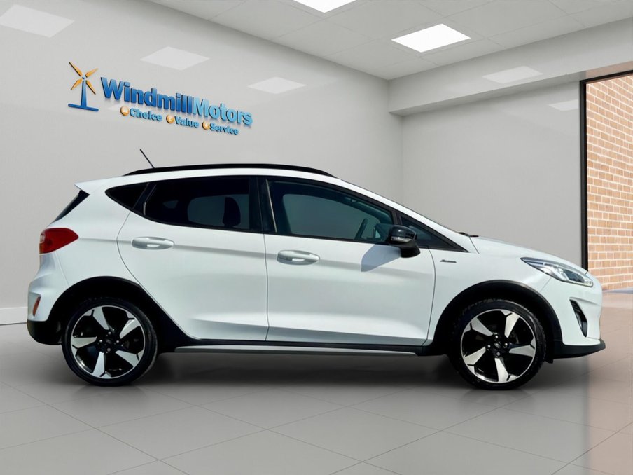 2018 Ford Fiesta — image 3