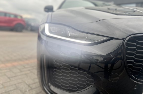 Jaguar XE R-DYNAMIC SE AUTO 12
