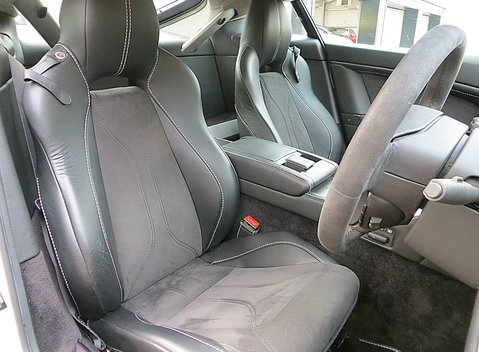 Aston Martin V12 Vantage 10