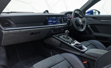 Porsche 911 GT3 (992.2) 18