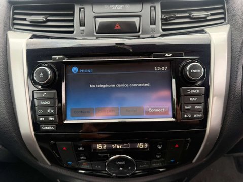 Nissan Navara 2.3 Navara Tekna dCi Auto 4WD 5dr 38