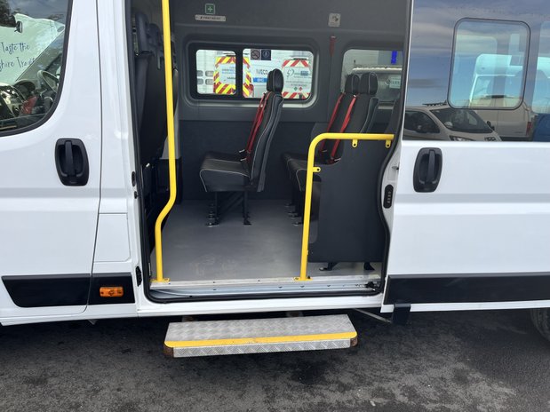 Peugeot Boxer PEUGEOT BOXER 440 L4H2 BLUE 17 SEATER MINIBUS 25