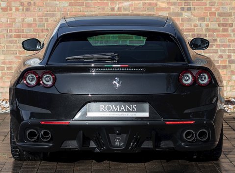 Ferrari GTC4 Lusso 5