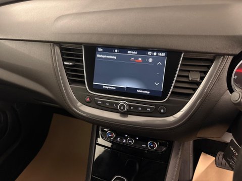 Vauxhall Grandland X 1.2 Turbo Sport Nav Auto Euro 6 (s/s) 5dr 17