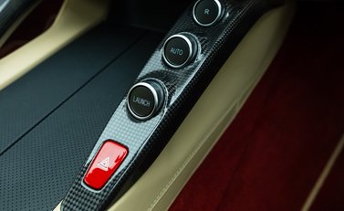 Ferrari GTC4 Lusso V12 24