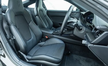 Porsche 911 GT3 Touring (992) 15