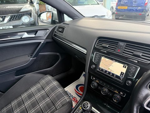 Volkswagen Golf 2.0 TDI BlueMotion Tech GTD Euro 6 (s/s) 5dr 30