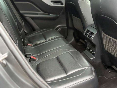 Jaguar F-Pace 2.0 F-Pace R-Sport AWD D Auto 4WD 5dr 30