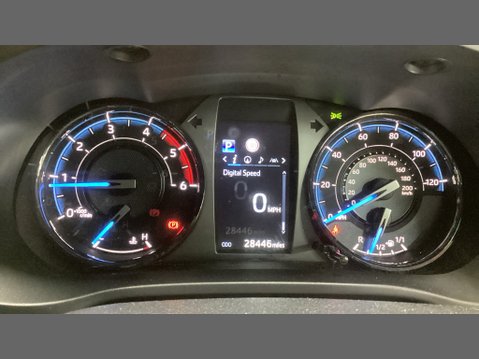 Toyota Hilux Invincible X | Auto | 2.8 LT | Double Cab | Sensors | EURO 6 | NO VAT 10