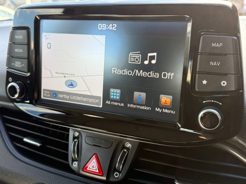 Hyundai i30 T-GDI FASTBACK SE NAV 13