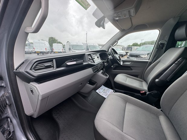 Volkswagen Transporter Crew Cab AUTO SWB L1H1 T32 Tdi Kombi Highline Air Con Sensors SELECT 14