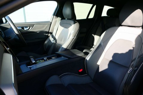 Volvo V60 2.0 V60 R-Design B3 MHEV Auto 5dr 4
