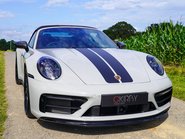 Porsche 911 CARRERA 4 GTS CONVERTIBLE 17