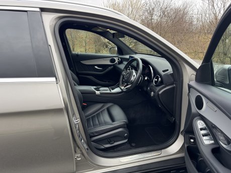 Mercedes-Benz GLC GLC 300 MHEV 4Matic AMG Line Auto Petrol SAT NAV/PARKTRONIC/SIDE STEPS 6