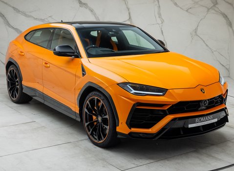 Lamborghini Urus Pearl Capsule 11