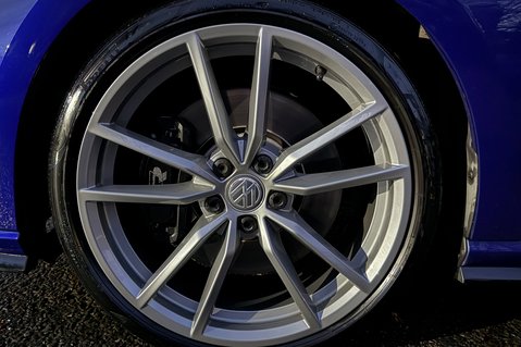 Volkswagen Golf R TSI DSG -DEMO +1 OWNER -AKRAPOVIC-EVERY EXTRA -PAN ROOF-PRO NAV-PRETORIAS 60