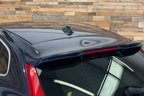 Volvo V40 1.6 T4 SE Lux Nav Hatchback 5dr Petrol Powershift Euro 5 (s/s) (180 ps) 79