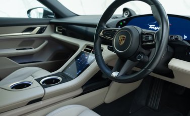Porsche Taycan 4S Cross Turismo 10