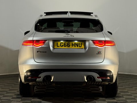 Jaguar F-Pace V6 S AWD 7