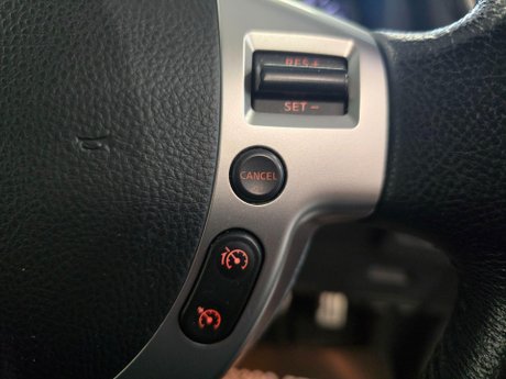 Nissan Qashqai 2.0 dCi Tekna Auto 4WD Euro 5 5dr (AVM) 16