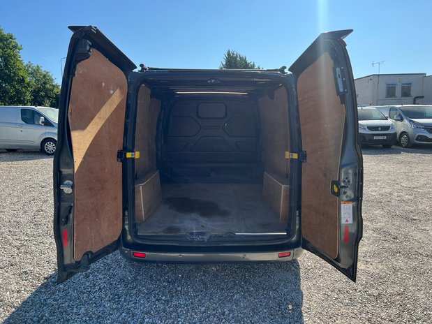 Ford Transit Custom SWB L1H1 Low Roof Limited 280 Air Con Alloys Sensors EURO 6 NO VAT 9