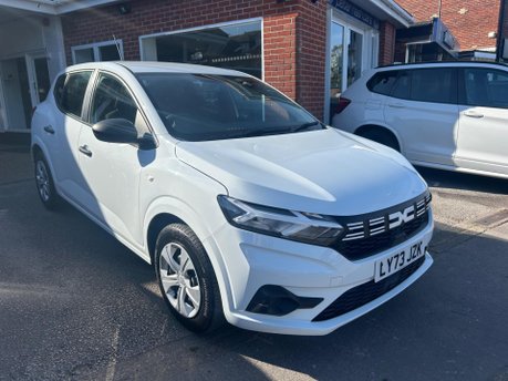 Dacia Sandero 1.0 TCe Essential Euro 6 (s/s) 5dr 8