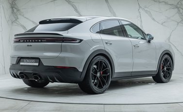 Porsche Cayenne TURBO E-HYBRID COUPE 6