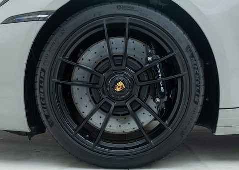 Porsche 911 Targa 4 GTS (992) 