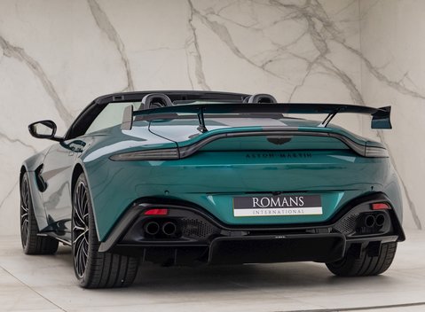 Aston Martin V8 Vantage Roadster F1 Edition 4