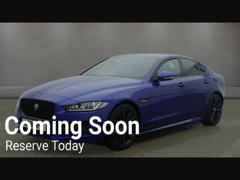 Jaguar XE R-SPORT INGENIUM 1
