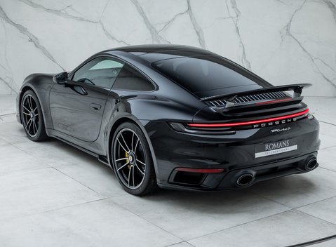 Porsche 911 Turbo S (992) 12