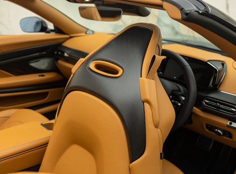 Aston Martin Vanquish Volante 16