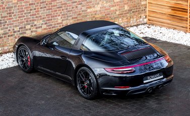 Porsche 911 Targa 4 GTS (991.2) 4