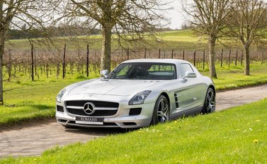 Mercedes-Benz SLS AMG 3
