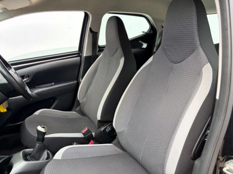 Toyota Aygo 1.0 Aygo X-Play TSS VVT-i 5dr 46