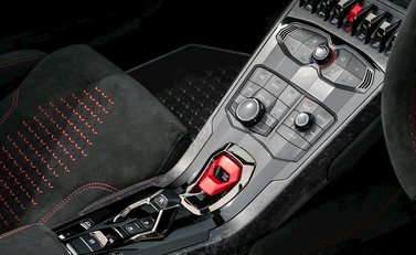 Lamborghini Huracan Spyder LP640-4 Performante 19