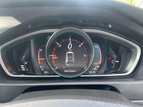 Volvo V40 2.0 D2 R-Design Edition Euro 6 (s/s) 5dr 33