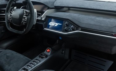 Ford GT Carbon Series 22