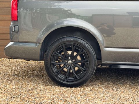 Volkswagen Transporter 2.0 Transporter T30 Highline TDI Semi-Auto 15