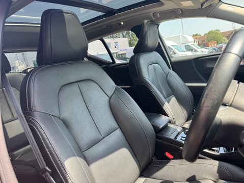 Volvo XC40 (Sold) B5 MHEV Inscription Pro SUV 5dr Petrol Hybrid Auto AWD Euro 6 (s/s) 12