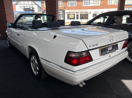 Mercedes-Benz E Class 3.2 E320 Cabriolet 2dr Petrol Automatic (217 bhp) 2