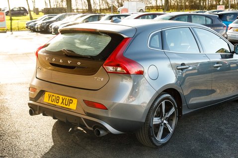 Volvo V40 T2 R-DESIGN NAV PLUS 9
