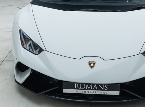 Lamborghini Huracan Spyder LP 640-4 PERFORMANTE 32