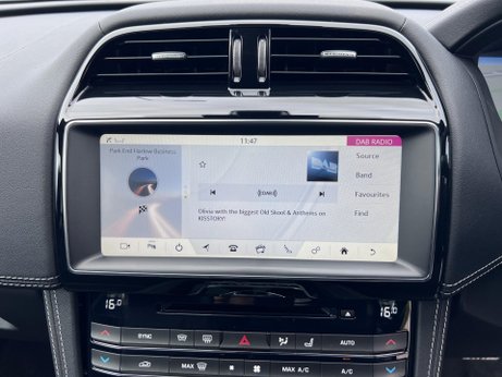 Jaguar F-Pace 2.0 D180 Chequered Flag Auto AWD Euro 6 (s/s) 5dr 72