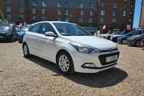 Hyundai i20 MPI SE.AUTOMATIC..1 PREVIOUS OWNER,18 STAMPS,AIR CON,LAST OWNER  9 YEARS. 2