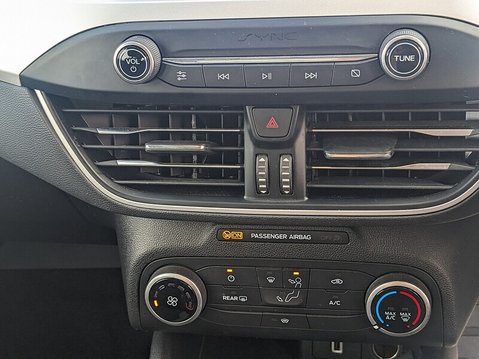 Ford Focus EcoBlue Zetec 28