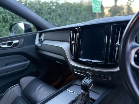 Volvo XC60 2.0 T5 R-Design Auto AWD Euro 6 (s/s) 5dr 23