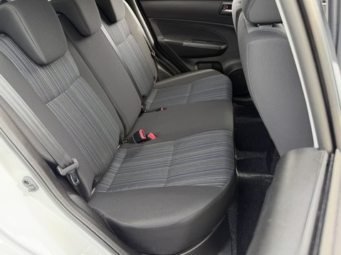 Suzuki Swift 1.2 SZ4 [Nav] 5dr Auto 33