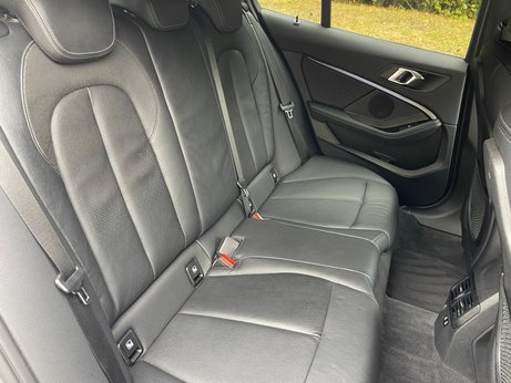 BMW 1 Series 1.5 118i M Sport Euro 6 (s/s) 5dr 25